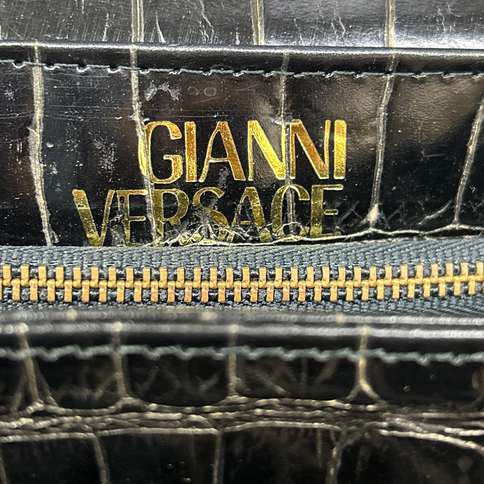 極美品 ジャンニ・ヴェルサーチ クロコダイル エンボス サンバースト レザー ハンドバッグ トップハンドル レディース RUE CV29-2