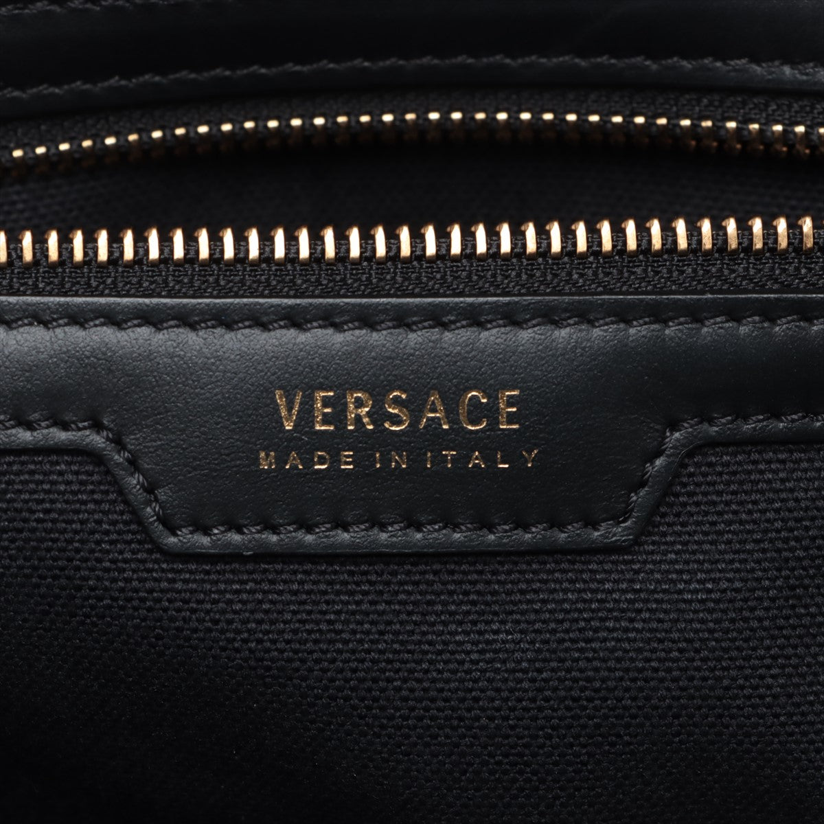 美品 ヴェルサーチ メドゥーサ レザー トート バッグ 肩掛け ショルダー ハンド ブラック A4 レディース EEE BW20-43