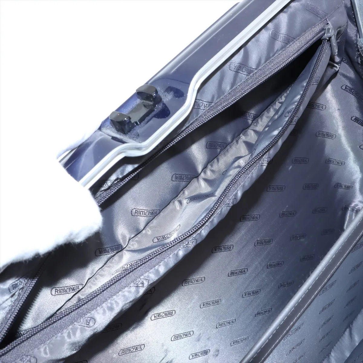 美品 リモワ リンボ ポリカーボネート スーツケース キャリーケース トラベル バッグ 出張 旅行 ビジネス メンズ EEE CV51-5