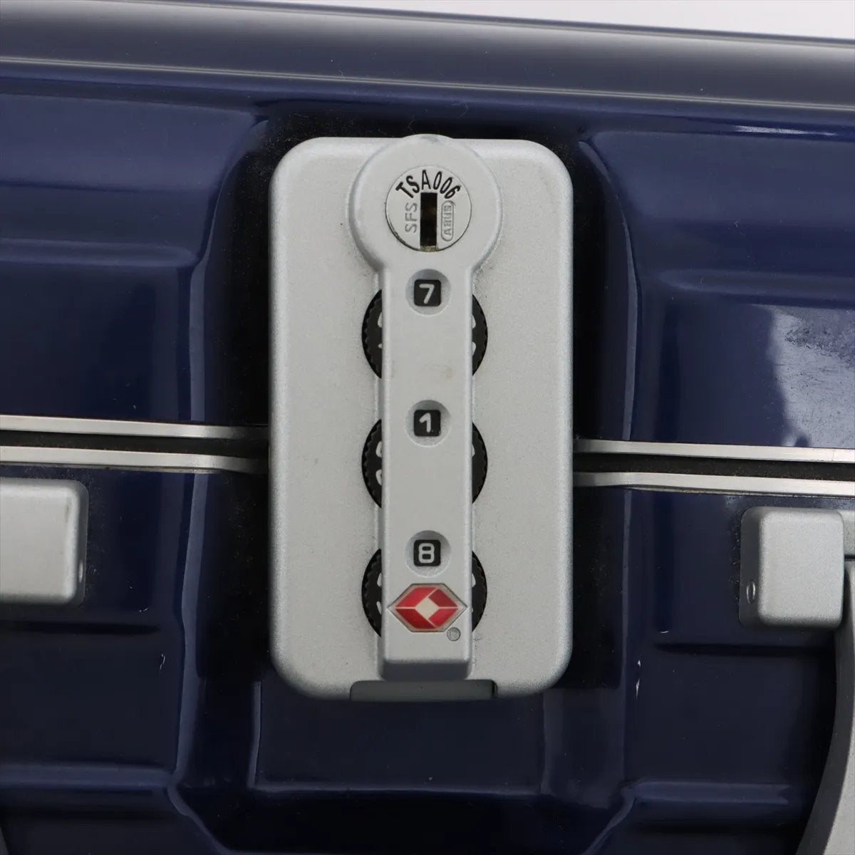 美品 リモワ リンボ ポリカーボネート スーツケース キャリーケース トラベル バッグ 出張 旅行 ビジネス メンズ EEE CV51-5