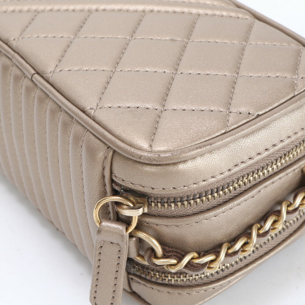 新品同様 シャネル ギャランティ シリアル付 マトラッセ ラム レザー ココボーイ カメラバッグ ショルダー レディース EEE BT9-6