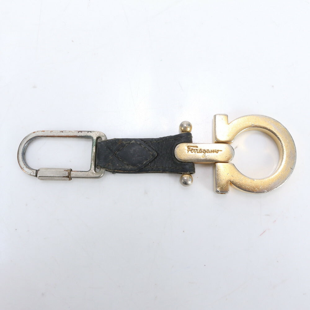 サルヴァトーレフェラガモ ガンチーニ レザー キーリング キーホルダー ゴールド アクセサリー ブラック 黒 メンズ ERE CP27-1