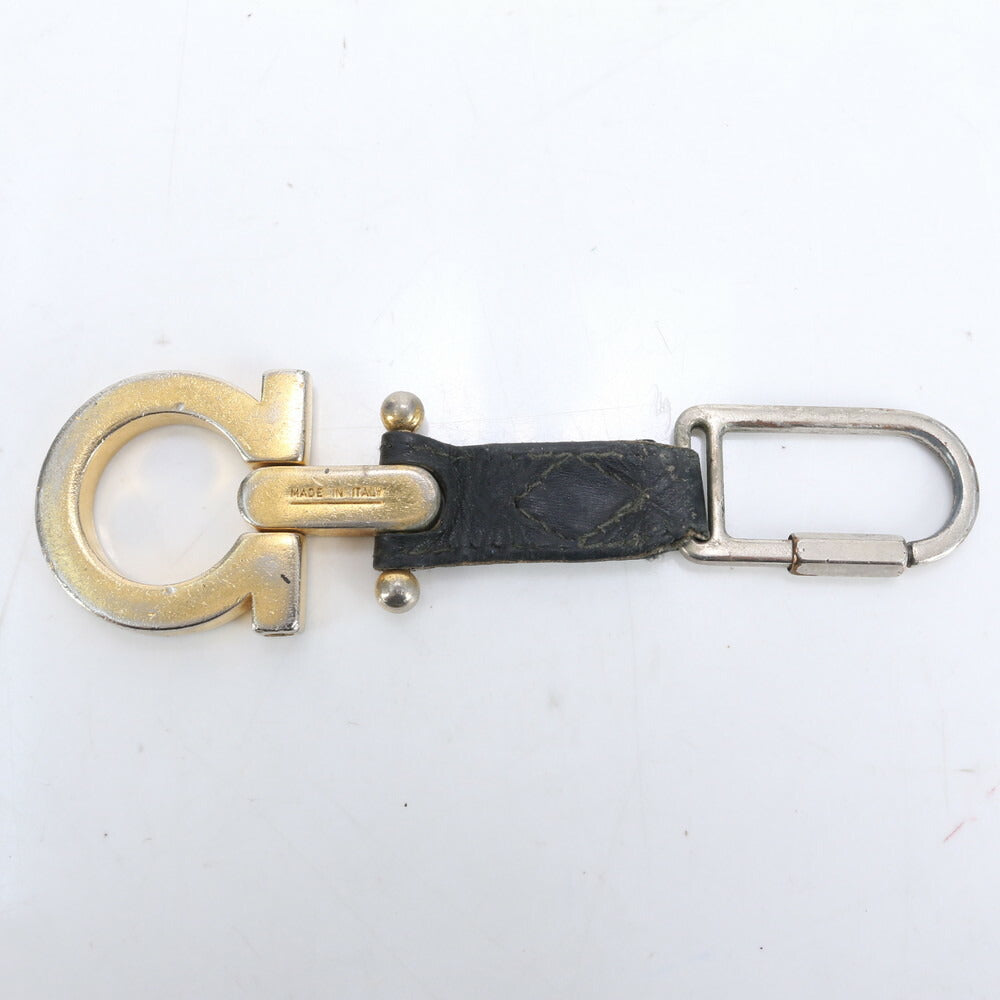サルヴァトーレフェラガモ ガンチーニ レザー キーリング キーホルダー ゴールド アクセサリー ブラック 黒 メンズ ERE CP27-1