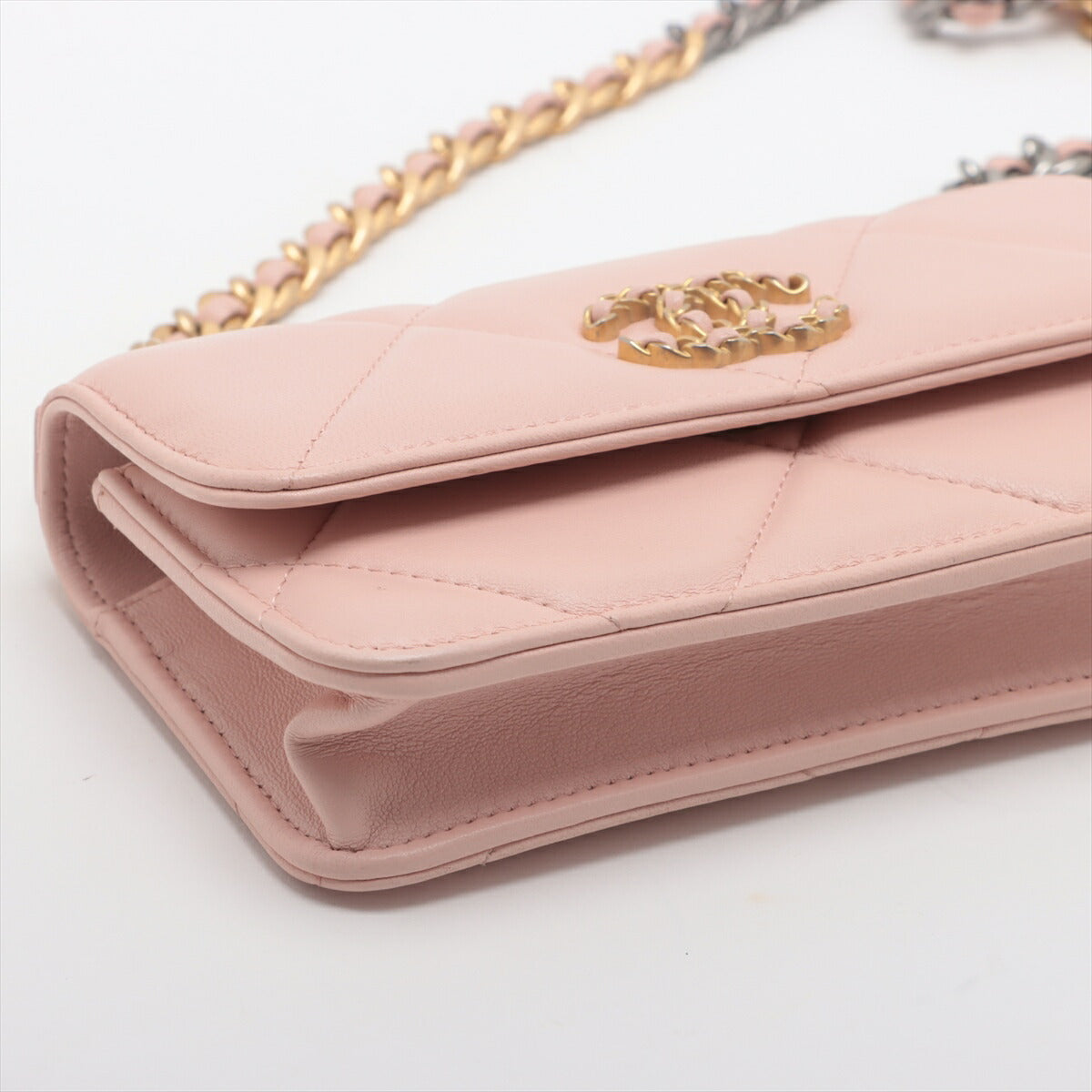 新品同様 シャネル シリアル付 マトラッセ シャネル19 ラムスキン 2WAY チェーン ショルダーバッグ 斜め掛け レディース MMM BT30-81