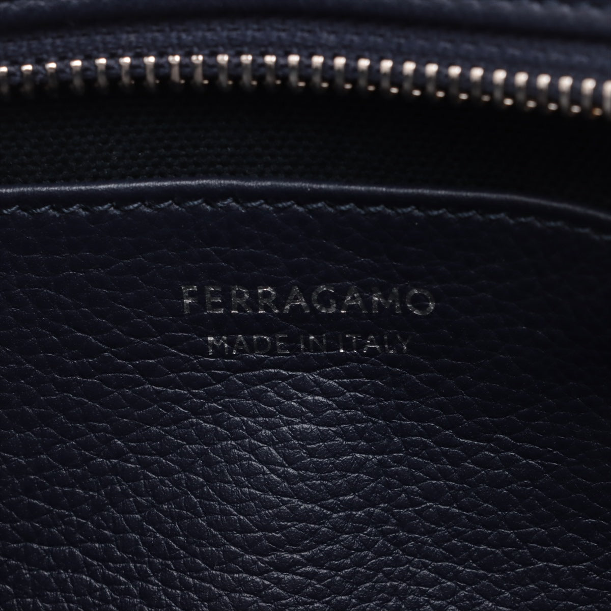 極美品 サルヴァトーレフェラガモ レザー クラッチ バッグ ハンド セカンド ポーチ トート ネイビー 紺 レディース EEE BV20-46