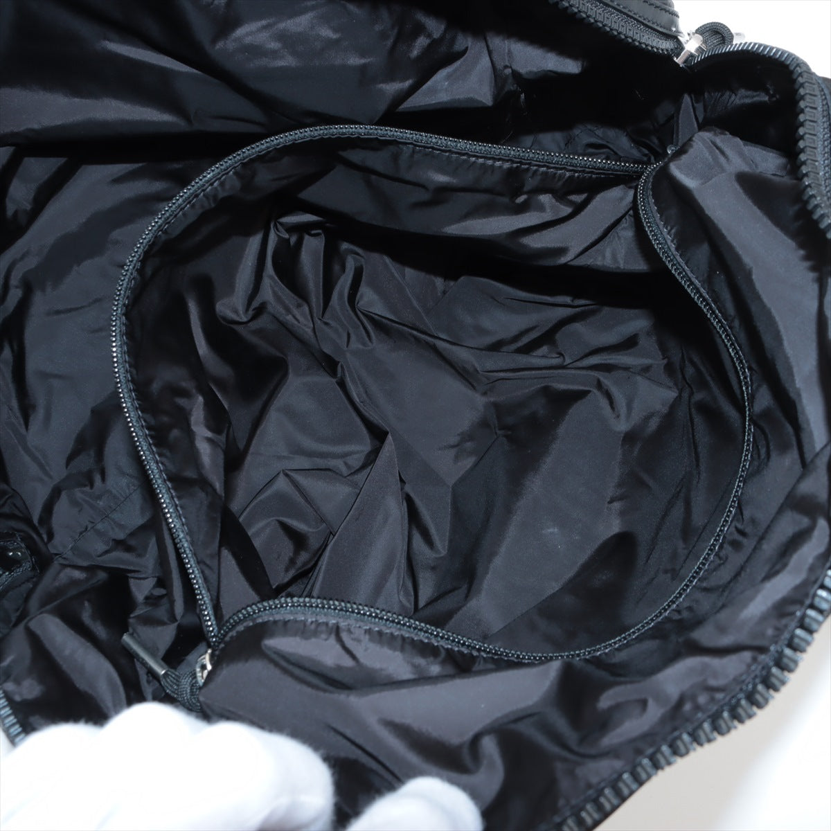 極美品 ジバンシー ナイロン ショルダーバッグ 斜め掛け メッセンジャー ビジネス 通勤 ブラック 黒 A4 メンズ MMM BY50-40