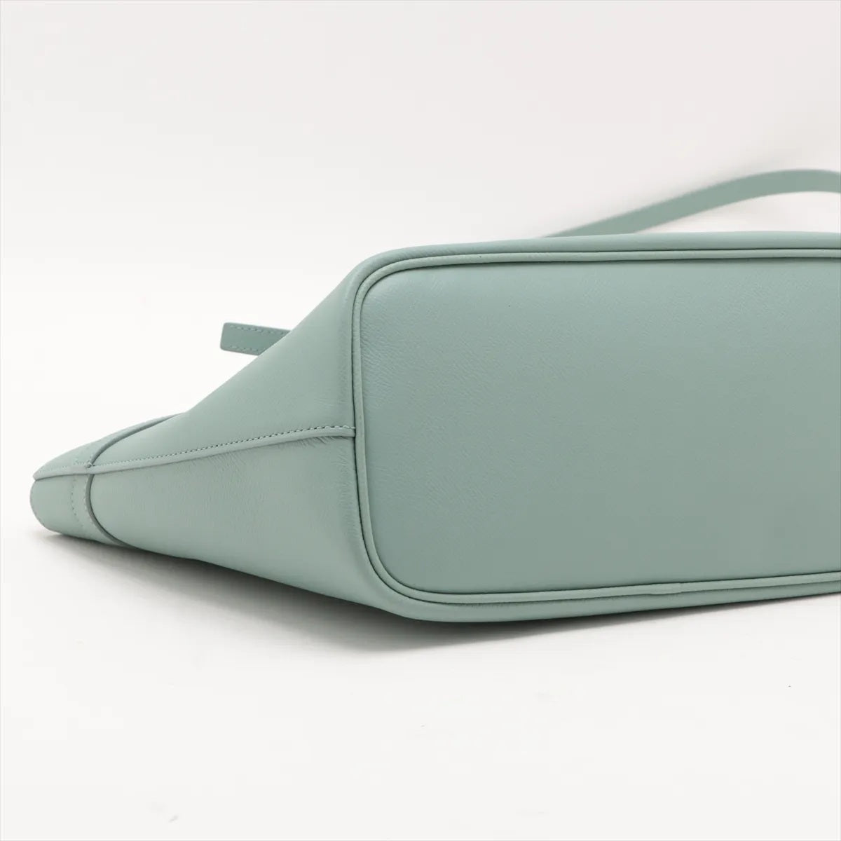 未使用 サルヴァトーレフェラガモ ヴァラ レザー 2WAY ハンドバッグ 斜め掛け ハンド ライトブルー レディース MMM CI50-21