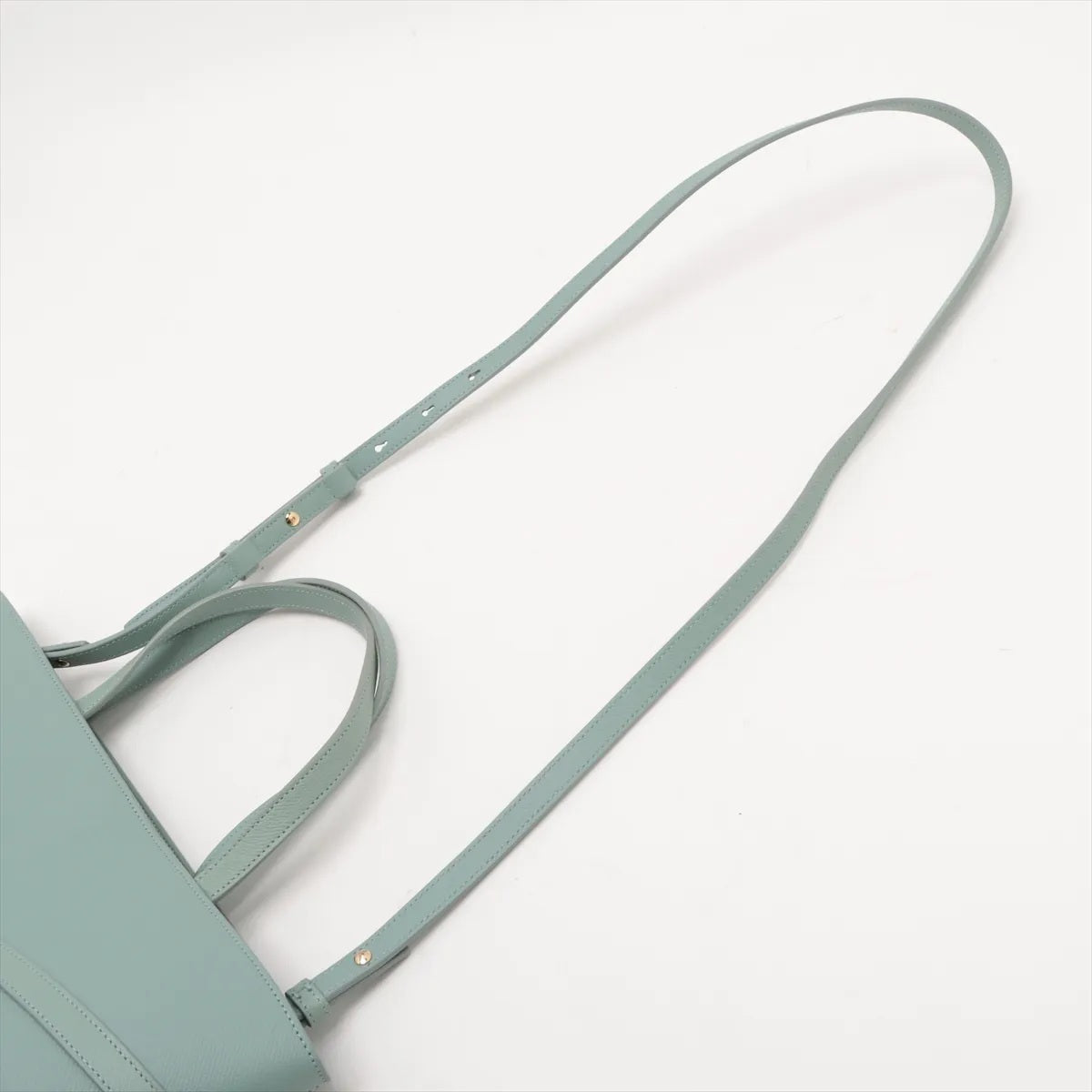 未使用 サルヴァトーレフェラガモ ヴァラ レザー 2WAY ハンドバッグ 斜め掛け ハンド ライトブルー レディース MMM CI50-21