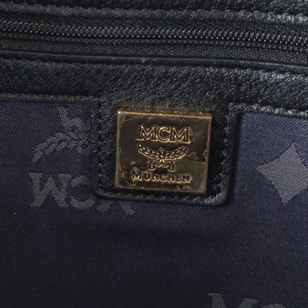 美品 MCM エムシーエム ヴィセトス スタッズ リュックサック リュック バックパック ショルダー バッグ A4 メンズ RBE DV42-1