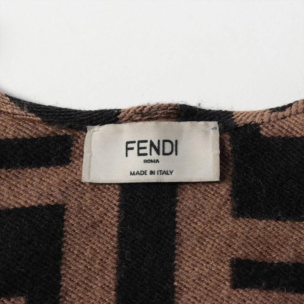 美品 フェンディ FF ズッカ ポンチョ 本革 ブラウン 茶色 ブランド ファッション レディース MMM DT53-4
