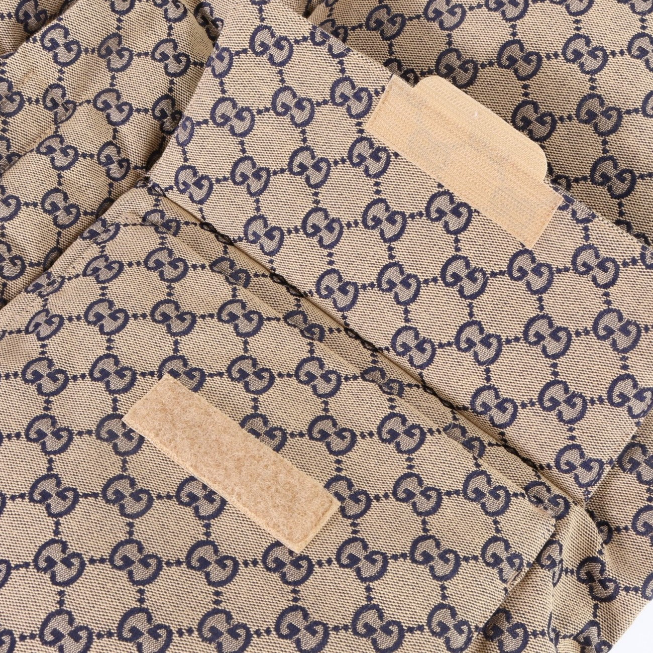 新品同様 現行品 グッチ GGキャンバス ダウンベスト 取り外し可能 フード 付 48 Mサイズ 相当 アウター メンズ EHM 1205-H107