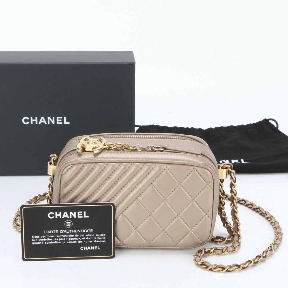 新品同様 シャネル ギャランティ シリアル付 マトラッセ ラム レザー ココボーイ カメラバッグ ショルダー レディース EEE BT9-6