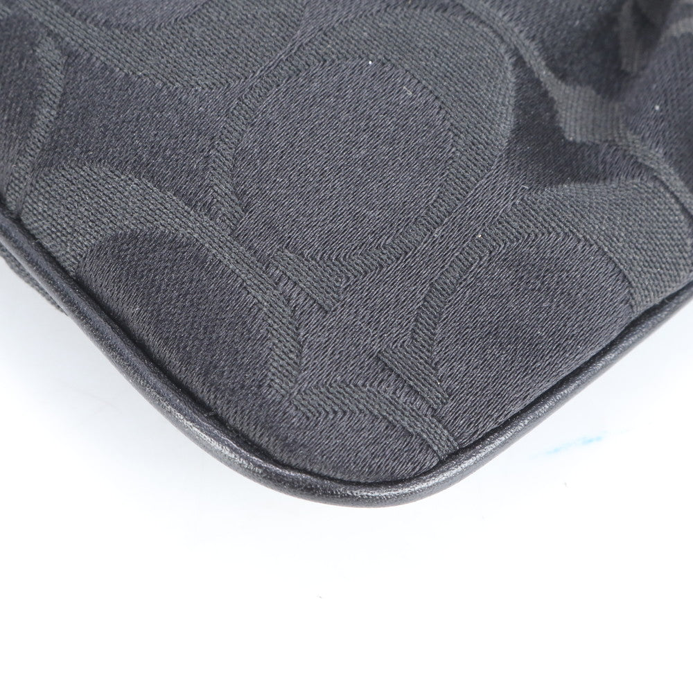 美品 コーチ シグネチャー キャンバス レザー ストラップ付 ポーチ アクセサリー メイク 小物入れ ブラック レディース RRE CJ6-8