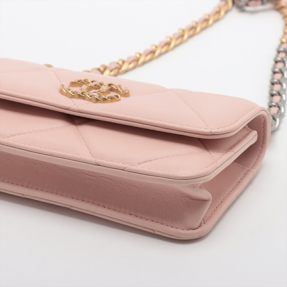 新品同様 シャネル シリアル付 マトラッセ シャネル19 ラムスキン 2WAY チェーン ショルダーバッグ 斜め掛け レディース MMM BT30-81