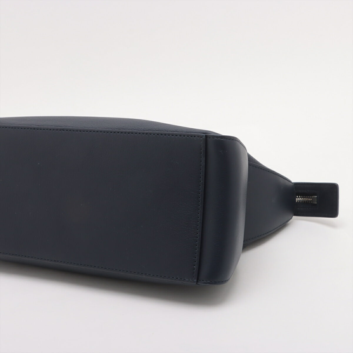 極美品 サルヴァトーレフェラガモ レザー クラッチ バッグ ハンド セカンド ポーチ トート ネイビー 紺 レディース EEE BV20-46