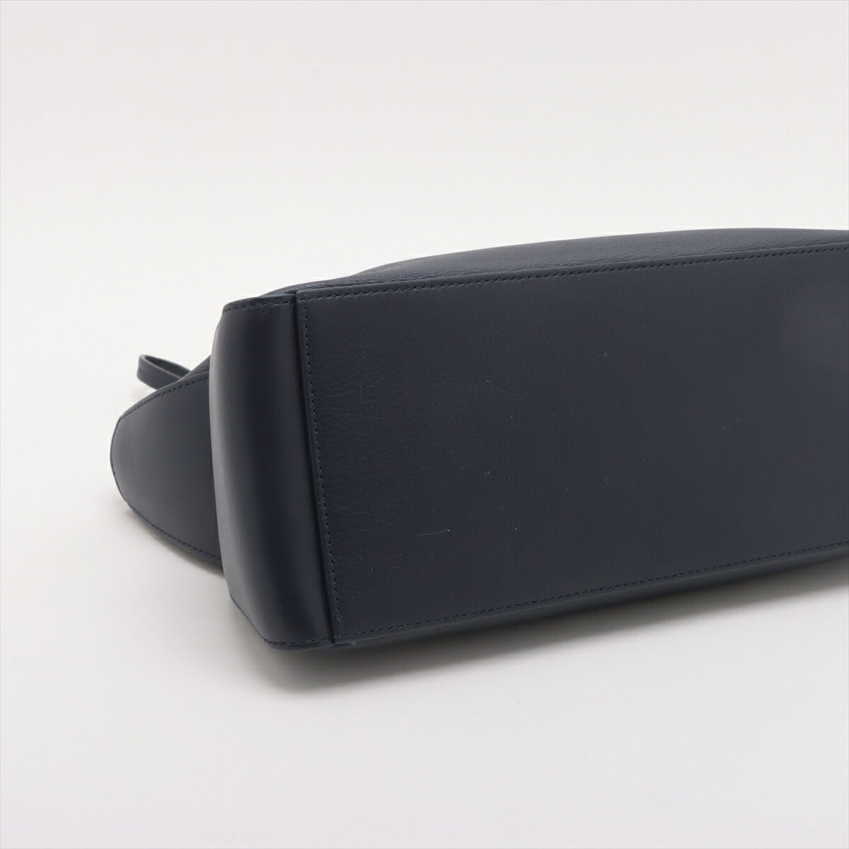 極美品 サルヴァトーレフェラガモ レザー クラッチ バッグ ハンド セカンド ポーチ トート ネイビー 紺 レディース EEE BV20-46