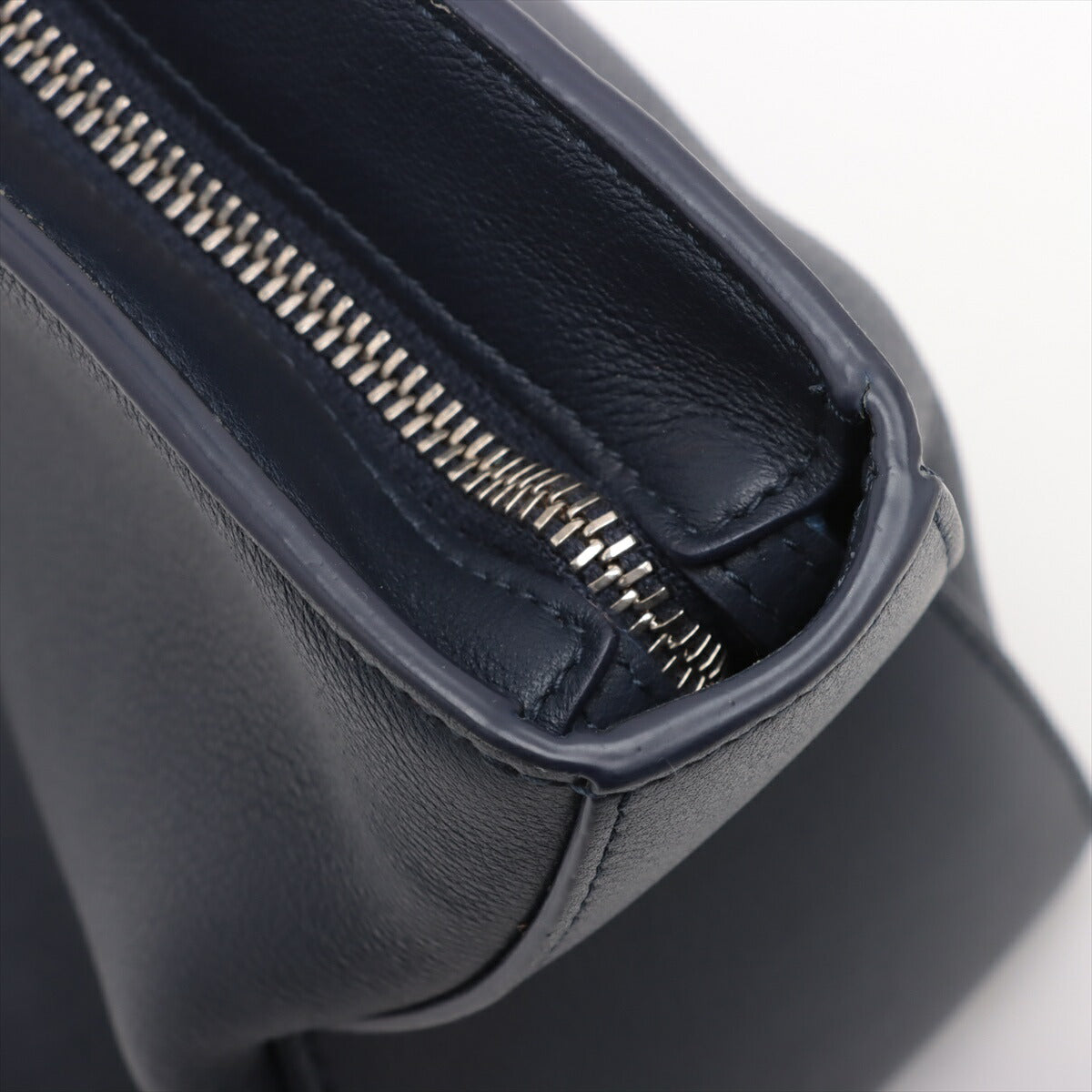 極美品 サルヴァトーレフェラガモ レザー クラッチ バッグ ハンド セカンド ポーチ トート ネイビー 紺 レディース EEE BV20-46