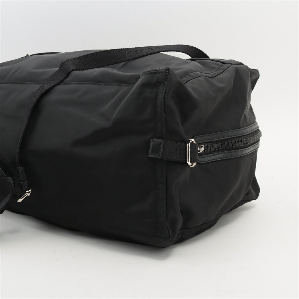 極美品 ジバンシー ナイロン ショルダーバッグ 斜め掛け メッセンジャー ビジネス 通勤 ブラック 黒 A4 メンズ MMM BY50-40